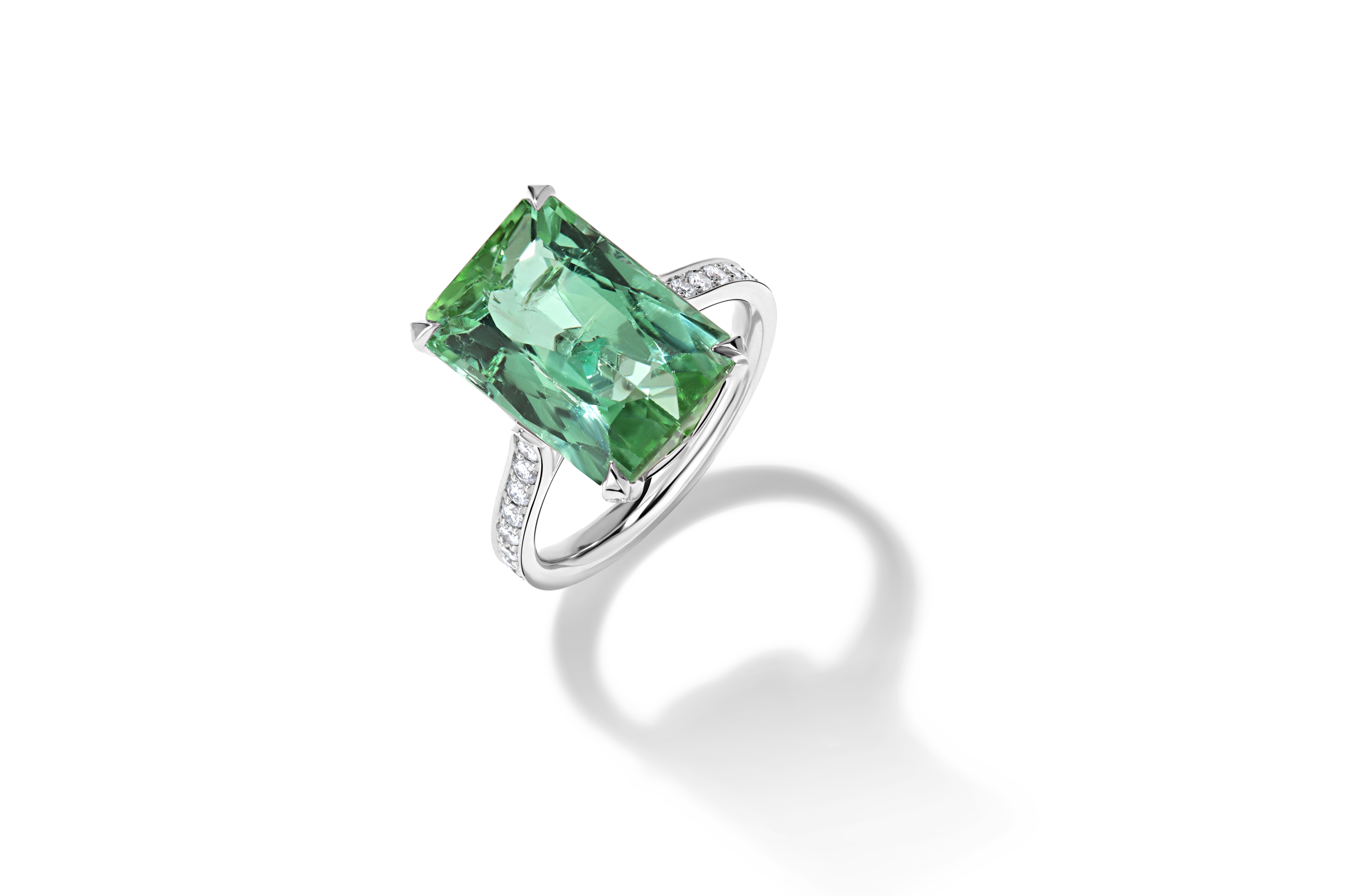 Ring with tourmaline 10 ct